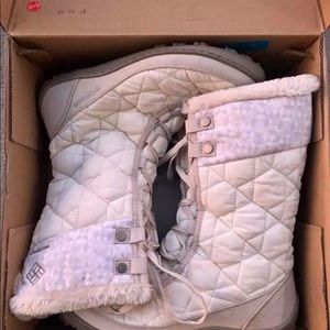 Super cute Columbia snow boots!